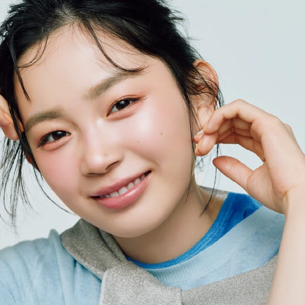 【宮﨑 優さん】最新多幸感メイクを実践!ピンク&コーラルをレイヤード