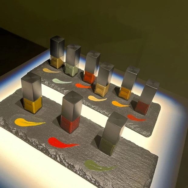 セルヴォーク クレイヴド ネイルポリッシュ、セルヴォーク クレイヴド ネイルベース/ネイルトップ_2