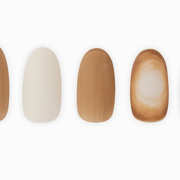 マットでほっこり、ふわっとなめらか「ラテアート」ネイル