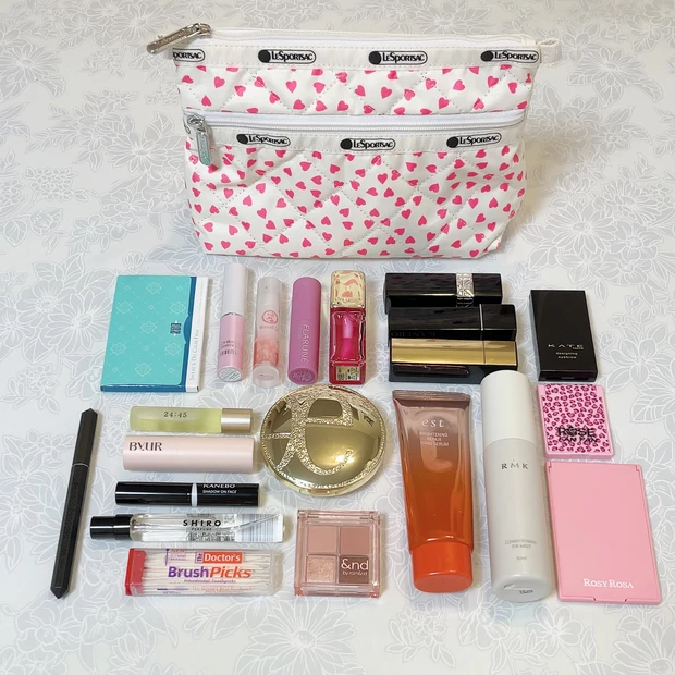 会社用コスメポーチの中身