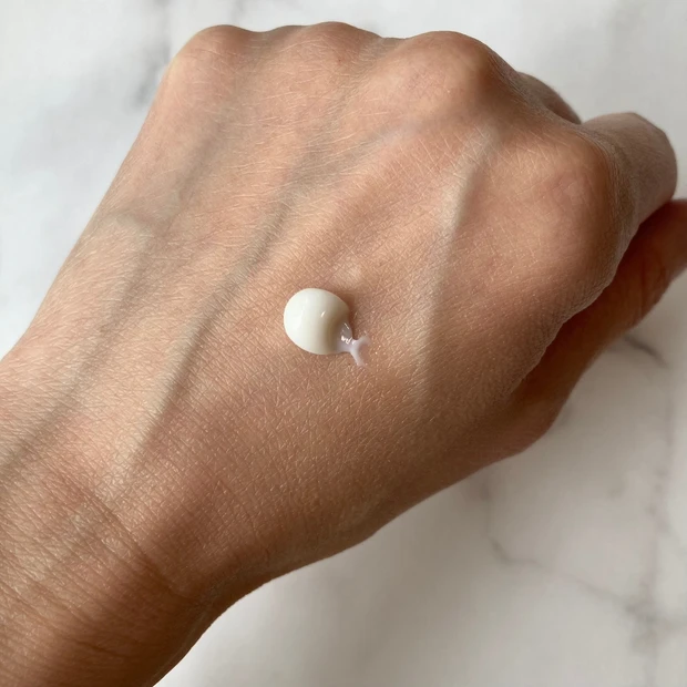 【MAQUIA11月号♡投資スキンケア企画】
目元のシワやほうれい線に、とあるアイテムを使ったらすごい結果に!?_4_1