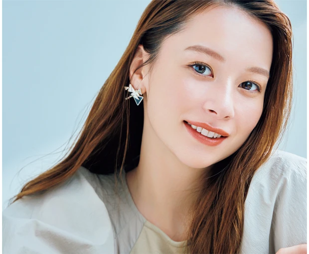 ふんわり立体的！「オレンジラメ眉」