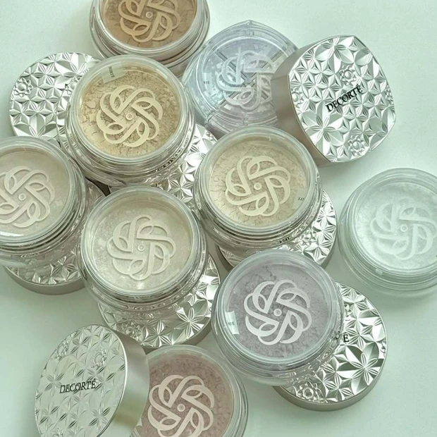 【コスメデコルテ】名品「ルース パウダー」から限定ミニサイズが登場！持ち…