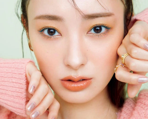 【9位】この春、印象操作は目元から始めよう! 暖色×寒色のメリハリ配色でハツラツとした肌に