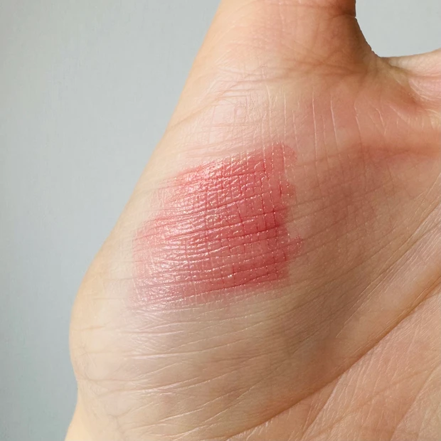 レブロンのシアーバームクレヨンのスウォッチ