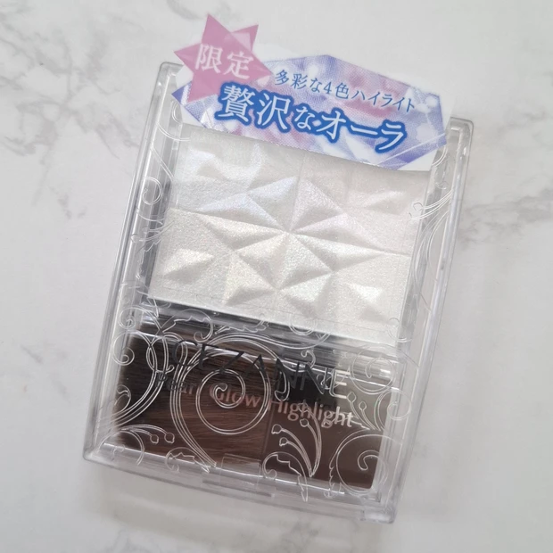 セザンヌ パールグロウハイライト スノースノーファンタジー