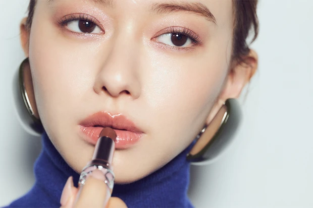 山本舞香のBeauty Script 山本舞香 HOW TO YSLリップMAKE-UP