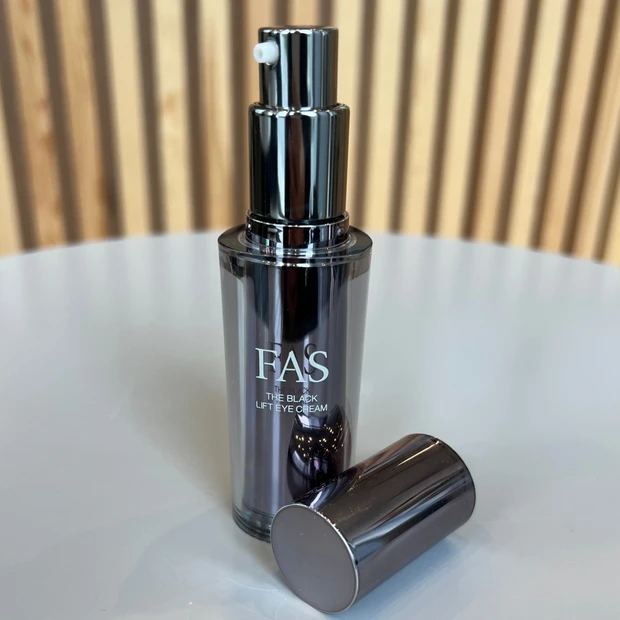 【アイケア】FAS ザ ブラック リフト アイクリームで目元の悩みまとめて解決！