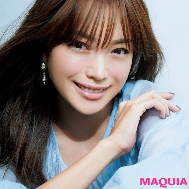 蛯原友里さんがマキア初登場! “ずっとキレイ”の秘密を紐解きます