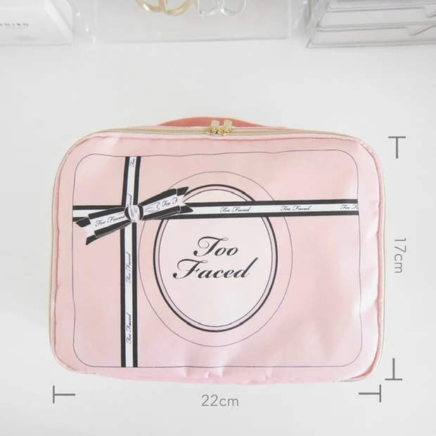 【MAQUIA11月号】付録は大容量で使いやすいToofacedとのコラボポーチ!_2_1