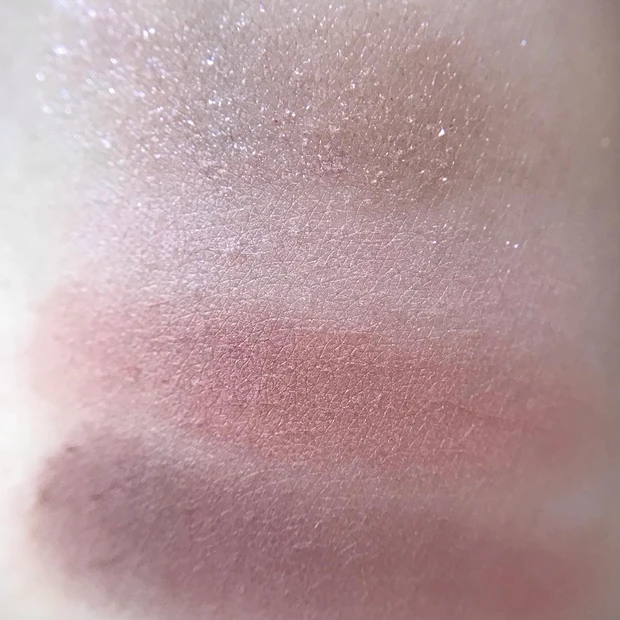 ビタートーンアイシャドウ02 スウォッチ