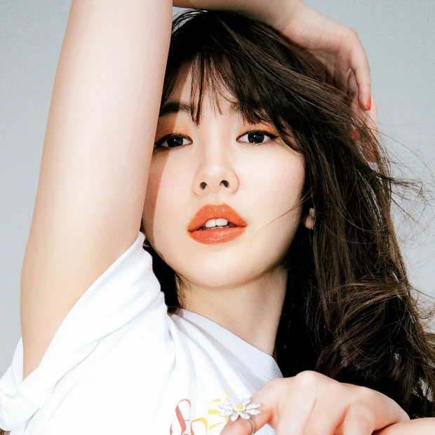 今月の表紙はこじはる! ビタミンカラーを使ったポジティブメイクを解説