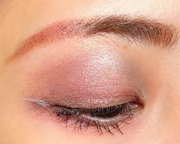 【WHOMEE(フーミー)話題の新作】イガリシノブさん的骨格理論で簡単垢抜けメイク💖【時計回りパレット・反時計回りパレット】_16_3