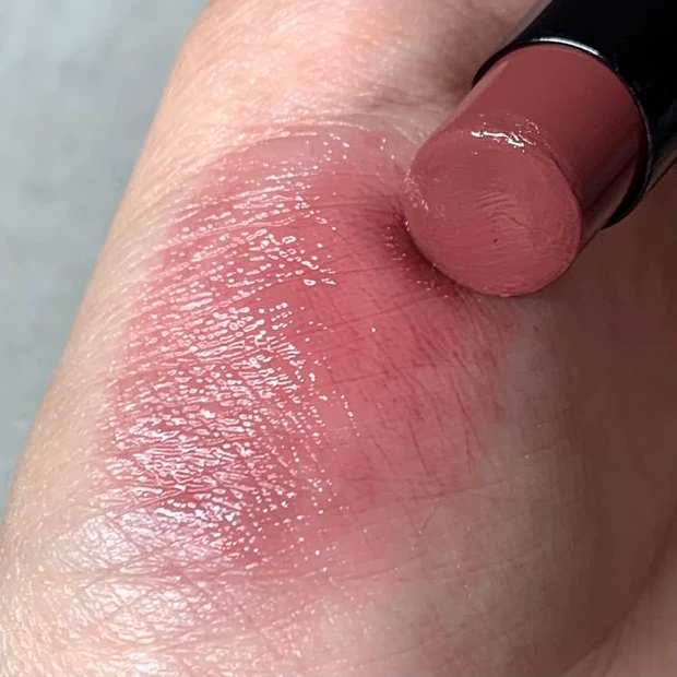 【KATE リップモンスター】ブルベ冬タイプに似合うのは?人気色をスウォッチ&つけ比べ_12