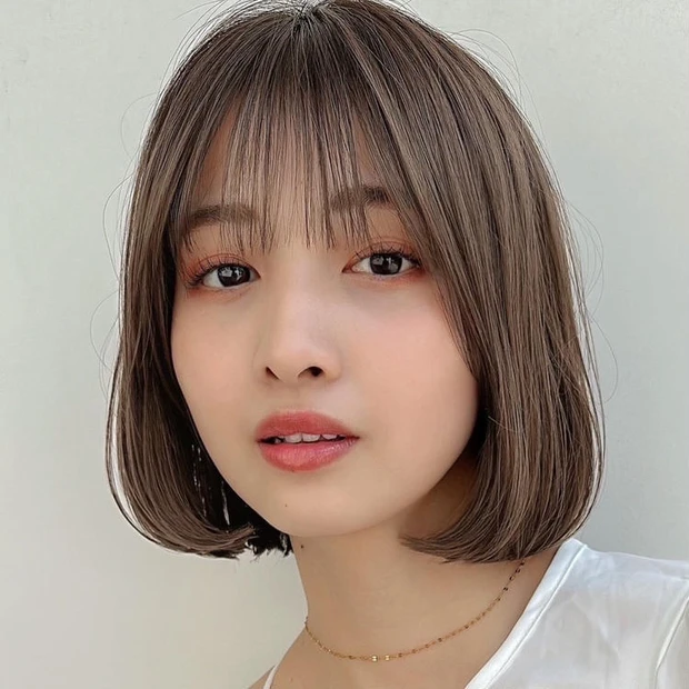 ボブ　ヘア　ミニボブ　髪型　ヘアスタイル　大人　前髪あり　オレンジベージュ