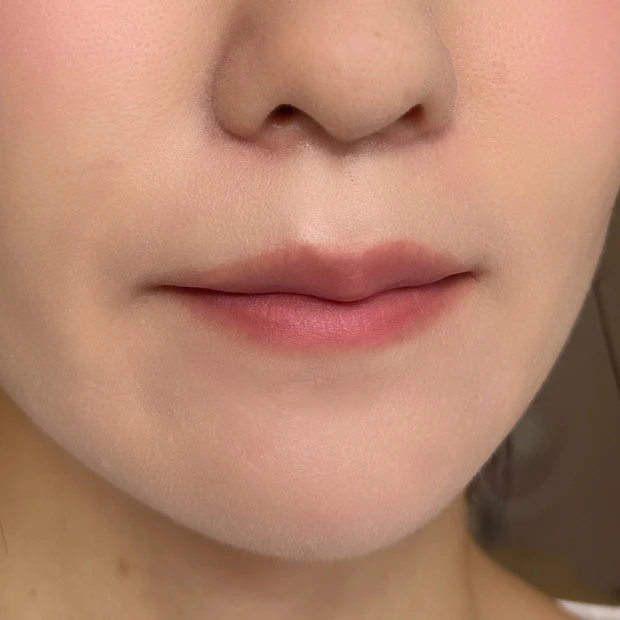 rom&nd カラーリップマット 01ピーチパフ 仕上がり