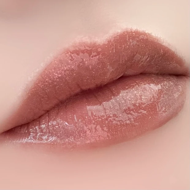 Dior ルージュ ディオール シークイン リキッド デュオ 520 イリュージョニスト イエベ秋