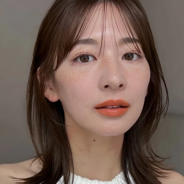 【40代に似合うミディアム】シースルーバングで洒落見え！ 大人の抜け感レイヤーヘア