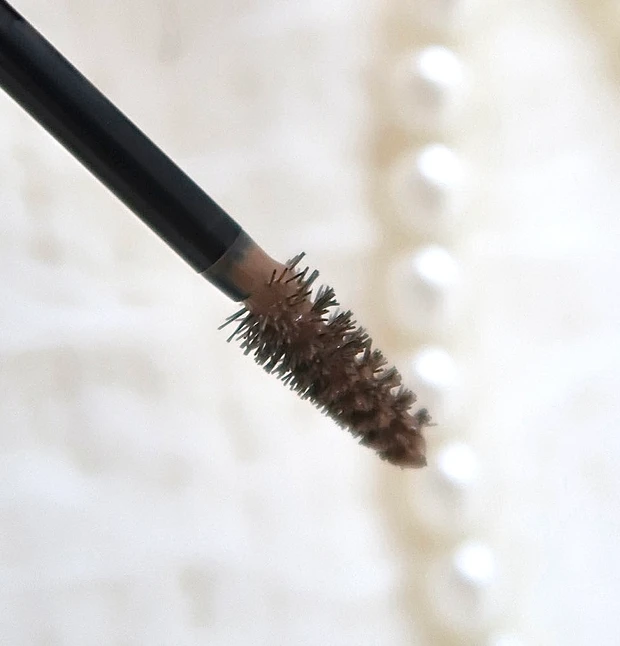 デジャヴュ シアーカラーブロウのブラシ部分