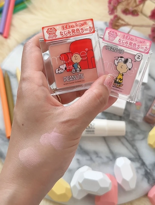 ぽわん　ときめく　ミュアイス　muice　PEANUTS コラボ　スヌーピー　　ぽわんチーク