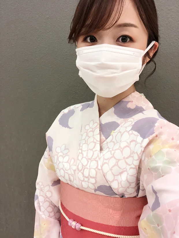 【ヘア】夜会巻きって意外と簡単!浴衣にも普段着にもぴったりな夏ヘアアレンジ_2