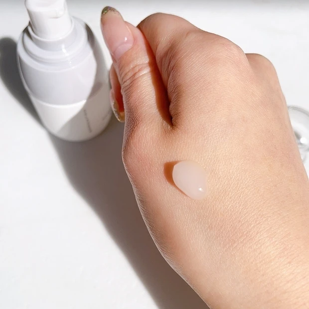 【ビタミンC】とっても優しいビタミンC系美容液「セラシーク ダブルディープセラム C」10年かけてたどり着いた「ビタミンＣ」と「浸透型ペプチド」の融合でビタミンC特有のピリピリ感なく使える一品。_4_2