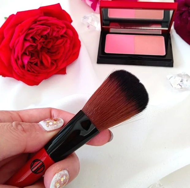 【クリスマス限定コスメ】ホリデー感満載の限定“ベリーチェック”で大人のクリスマスメイクを☆_2_2