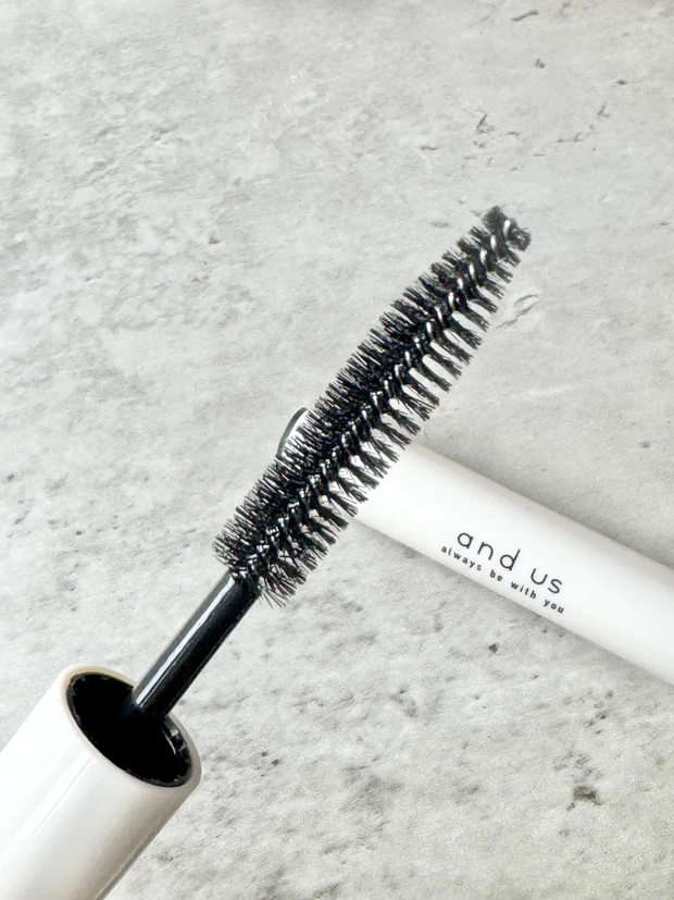 and us スリーコインズ　スリコ　前髪　ヘアスタイリング　スタイリング剤　アホ毛　アホ毛防止