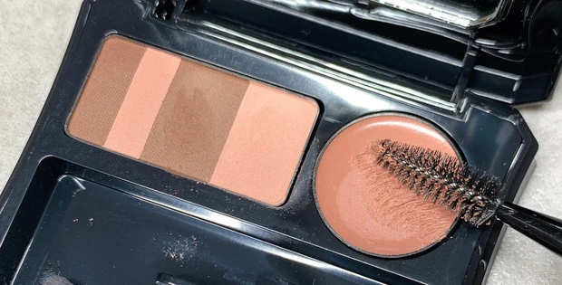 アナスイ アイブロウコンパクト 眉毛 整え方 書き方 形 アイブロウ 使い方