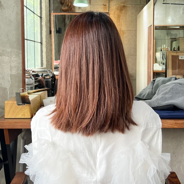 2025年夏のミディアムレイヤーカット!毛量多くても巻きやすい&オリーブベージュで透明感_5_2