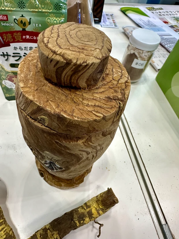 インドの王族は美容健康のために〇〇で出来たコップで飲み物を飲んでいた！_1_2