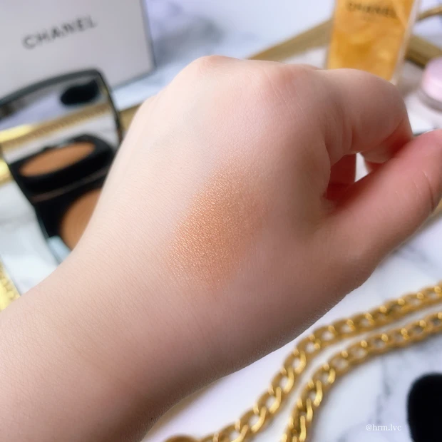 CHANEL【 シャネル レ ベージュ 】ヘルシー グロウがキーワード！2020サマーコレクションから大人気のフェイスパウダーとアイシャドウをご紹介！
_5_1