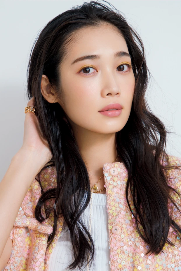 ポーチ　スタメン　メイク直し　ファンデーション