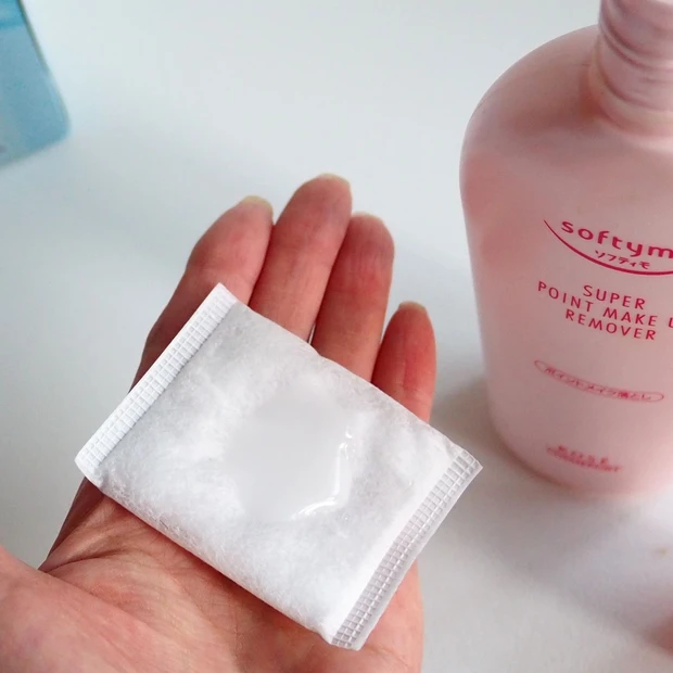 「ソフティモ スーパー ポイントメイクアップリムーバー」の使い方