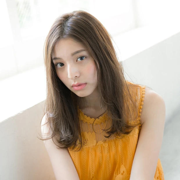 ほの揺れカールとベージュカラーでひと目惚れを呼ぶ夏ロングに！