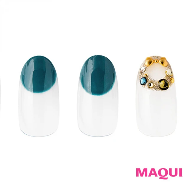 小さなリースに願いを込めた、華やか「大人クリスマス」ネイル