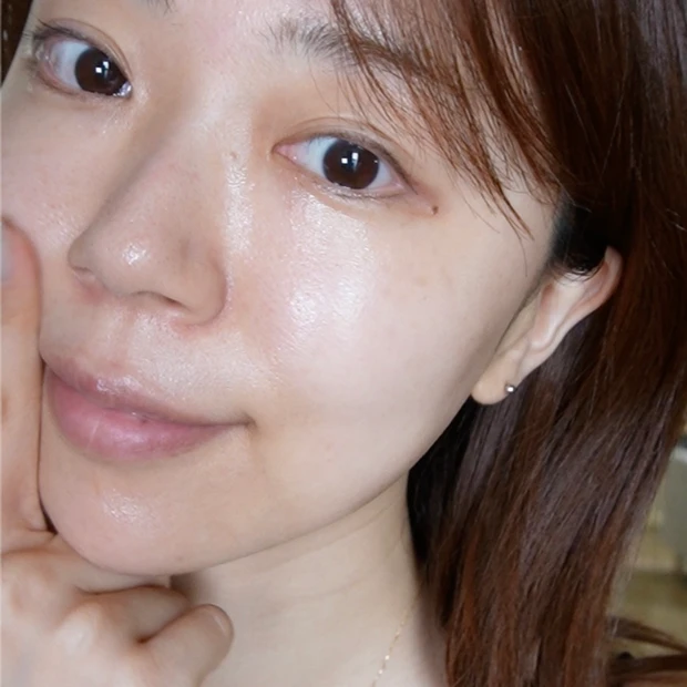 BOHプロバイオダームコラーゲンリモデリングクリームを塗布