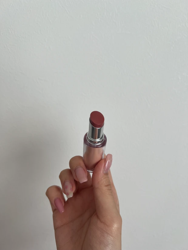 ラカ ボンディンググロウリップスティック 211