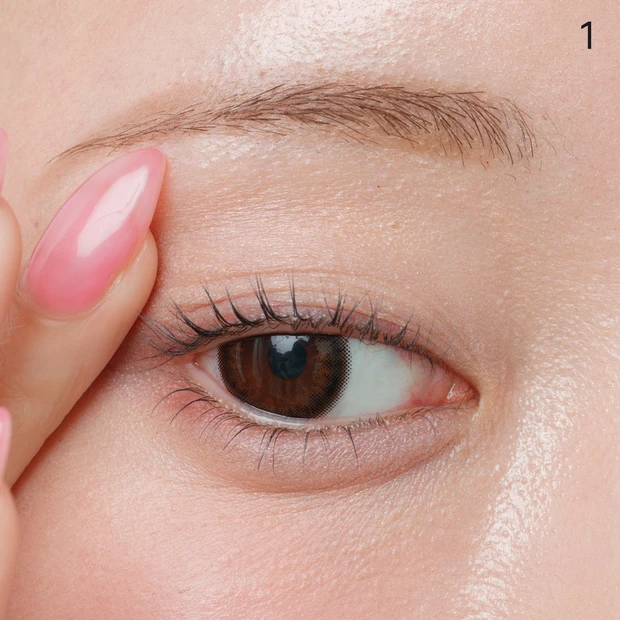 声優石飛恵里花アイメイクプロセス１