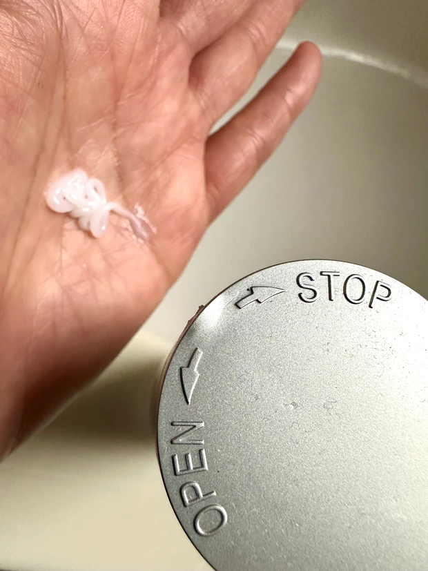 つけてから4分したらドライヤーという新習慣。MQURE モレキュラー リペア ヘア セラム　は分子レベルリペア処方_4_2