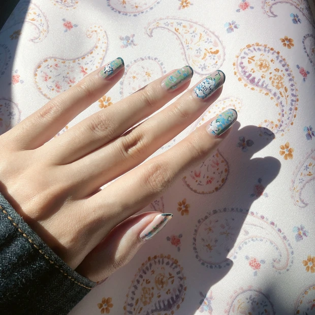 いつものネイルにちょい足し10分!超簡単絵画のようなモザイクフラワーアートネイルの作り方【冬のお出かけネイル】_8