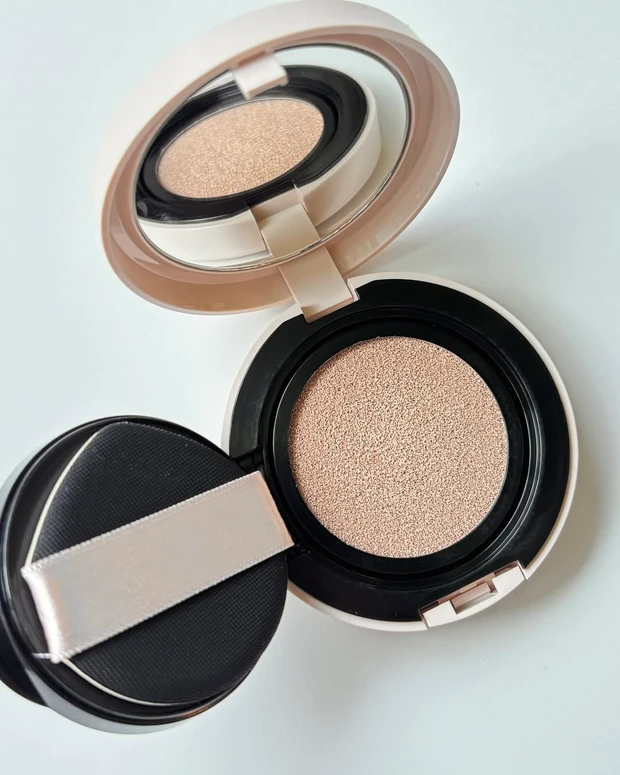 セザンヌ 「セラムクッションファンデーション」 中身