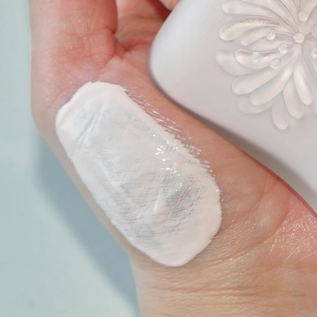 PAUL&JOE ポール&ジョー　モイスチュアライジング プライマー 00