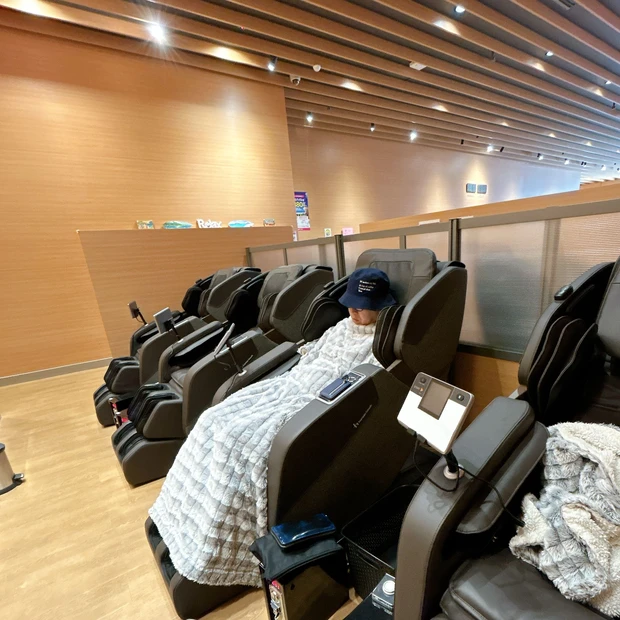 アラモアナショッピングセンター内楽天カードラウンジ