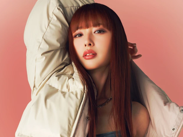 【鈴木えみさんの愛用コスメ10選】「ギャルマインドは健在です」甘くないピンクメイクに開眼！