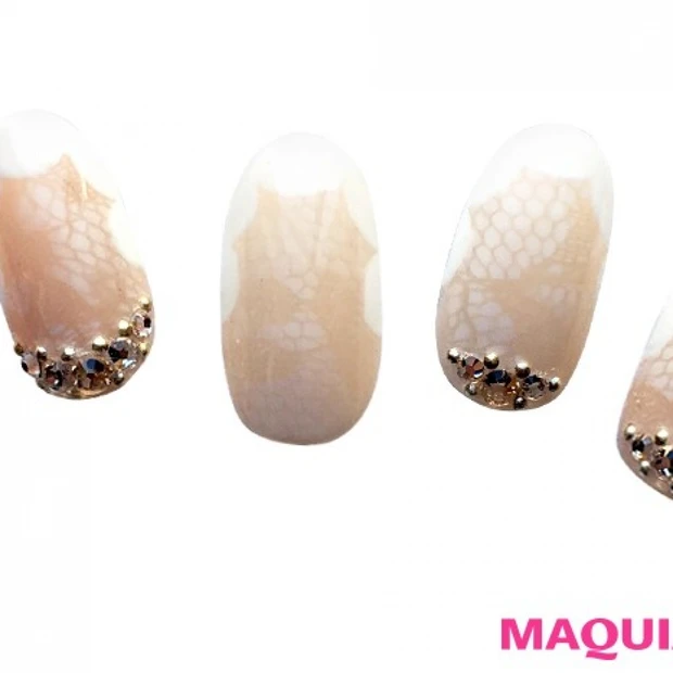 レースと合わせて最強モテ♡ 大人のビジューネイル