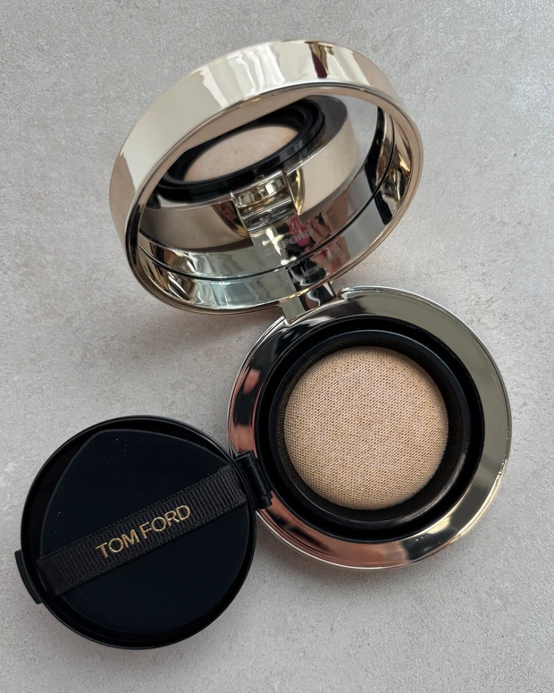 トム フォード リフィラブル クッション コンパクト ケース