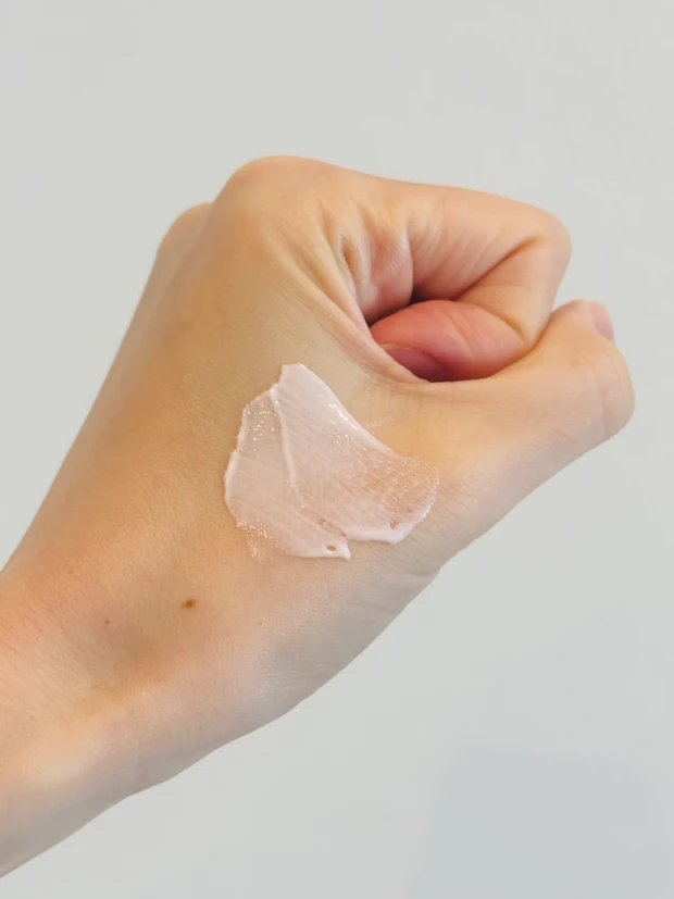 SHISEIDOのエッセンス スキングロウ プライマーのテクスチャー