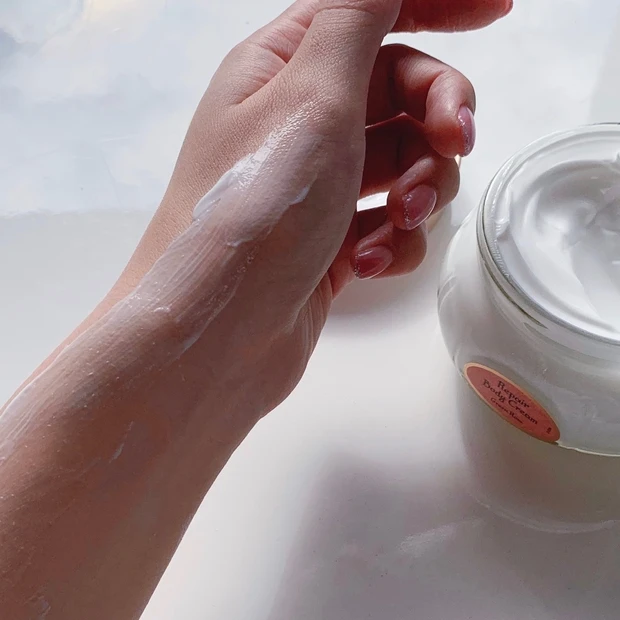 更に保湿力がアップしたSABONリペアボディクリームをお試し！グリーン・ローズは万人受けな香り。_2_1