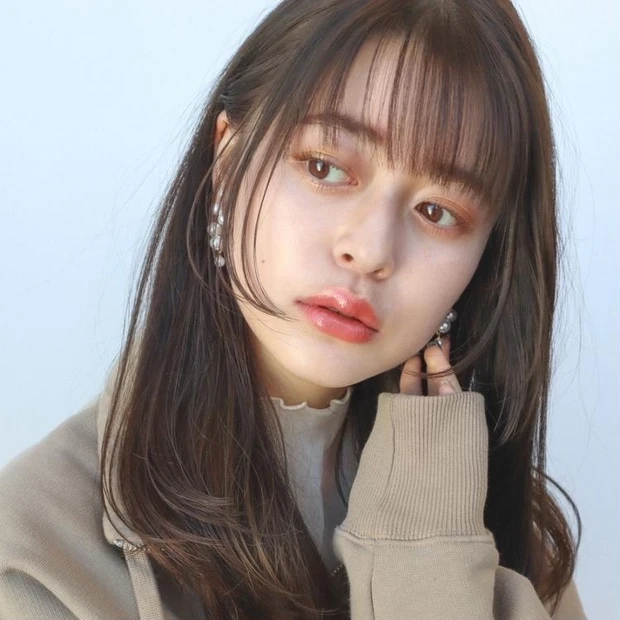 ミディアム ヘア 髪型 ヘアスタイル 前髪あり 大人 フェイスレイヤー